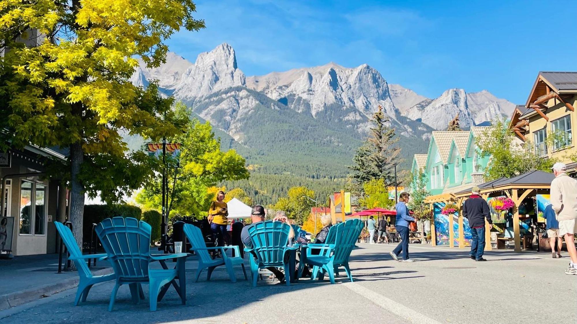 Unit #204 Cozy Mountain View 2Br In Canmore Downtown Ngoại thất bức ảnh